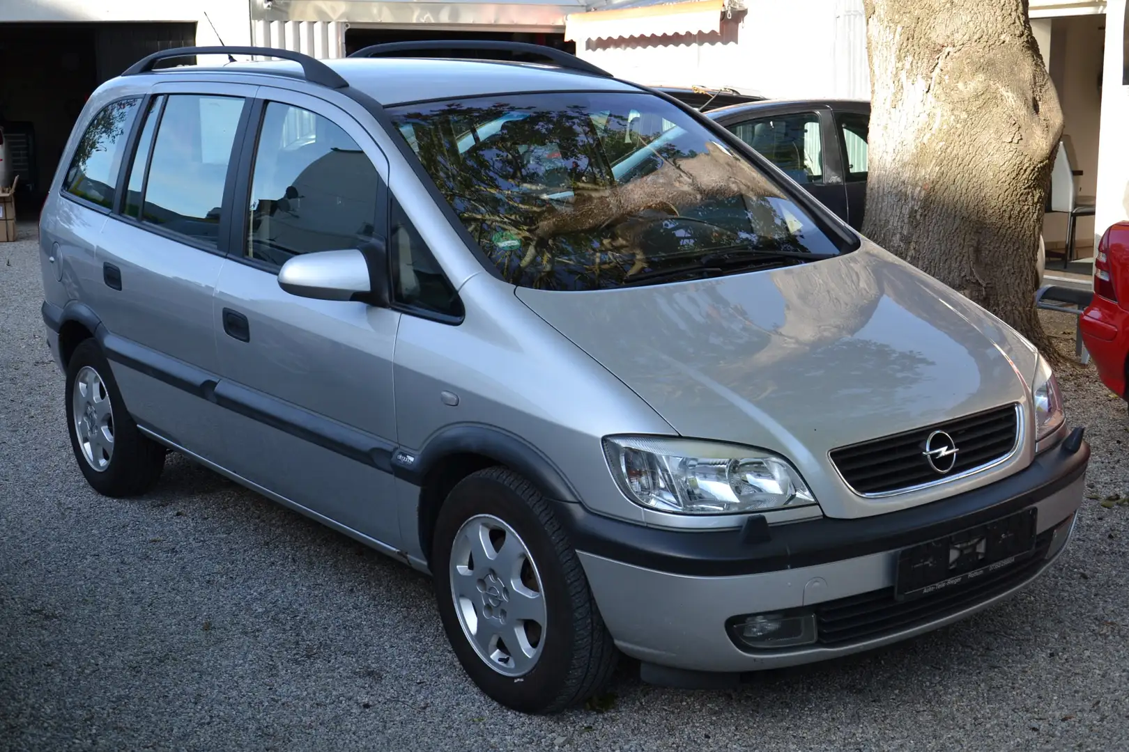 Opel Zafira 1,8 Basis 7.Sitzer Winterreifen+Sommer Noir - 2