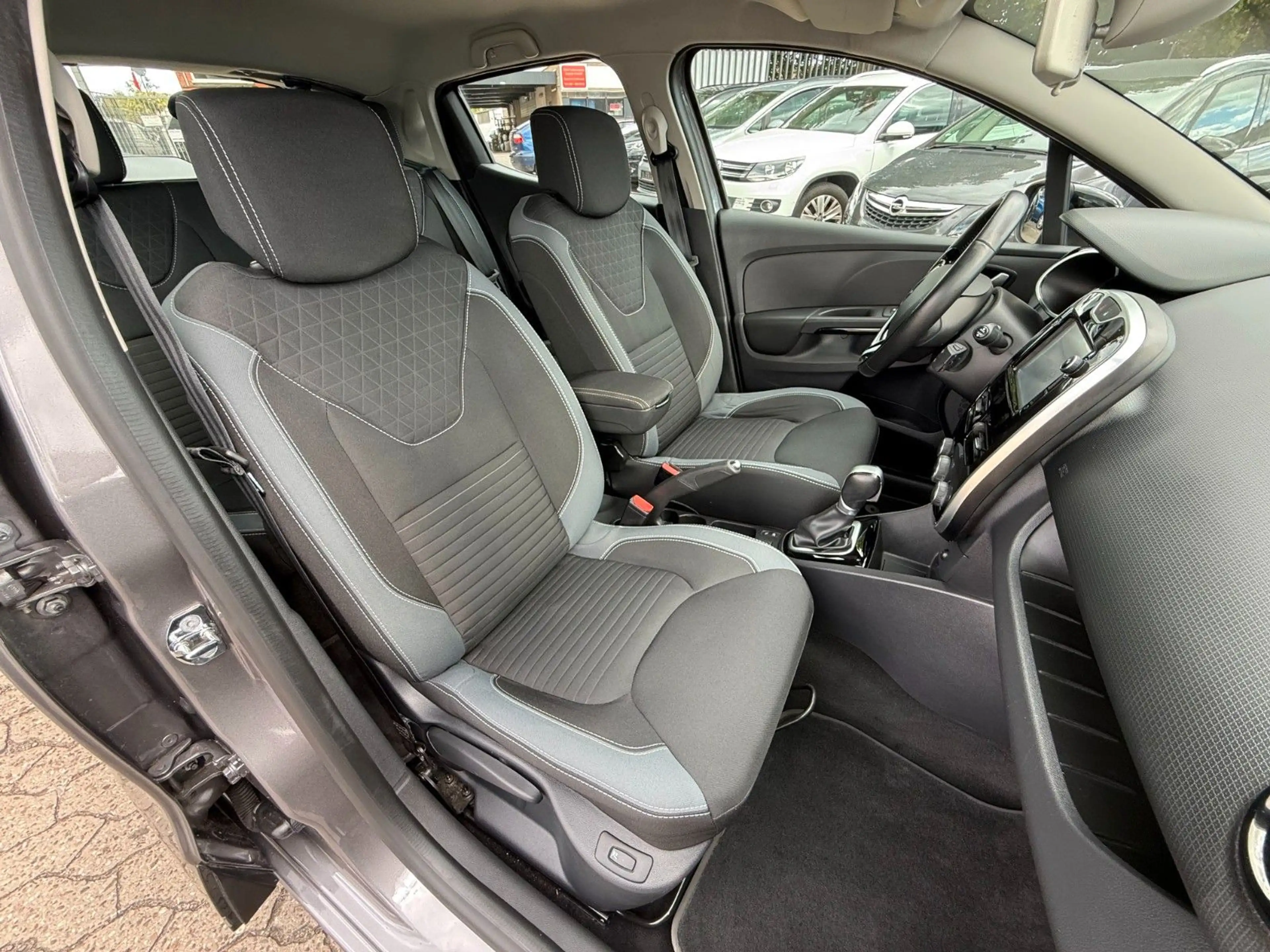 Renault Clio CLIO IV INTENS / AUTOMATIK / KAMERA / PDC / SHZ — photo 10