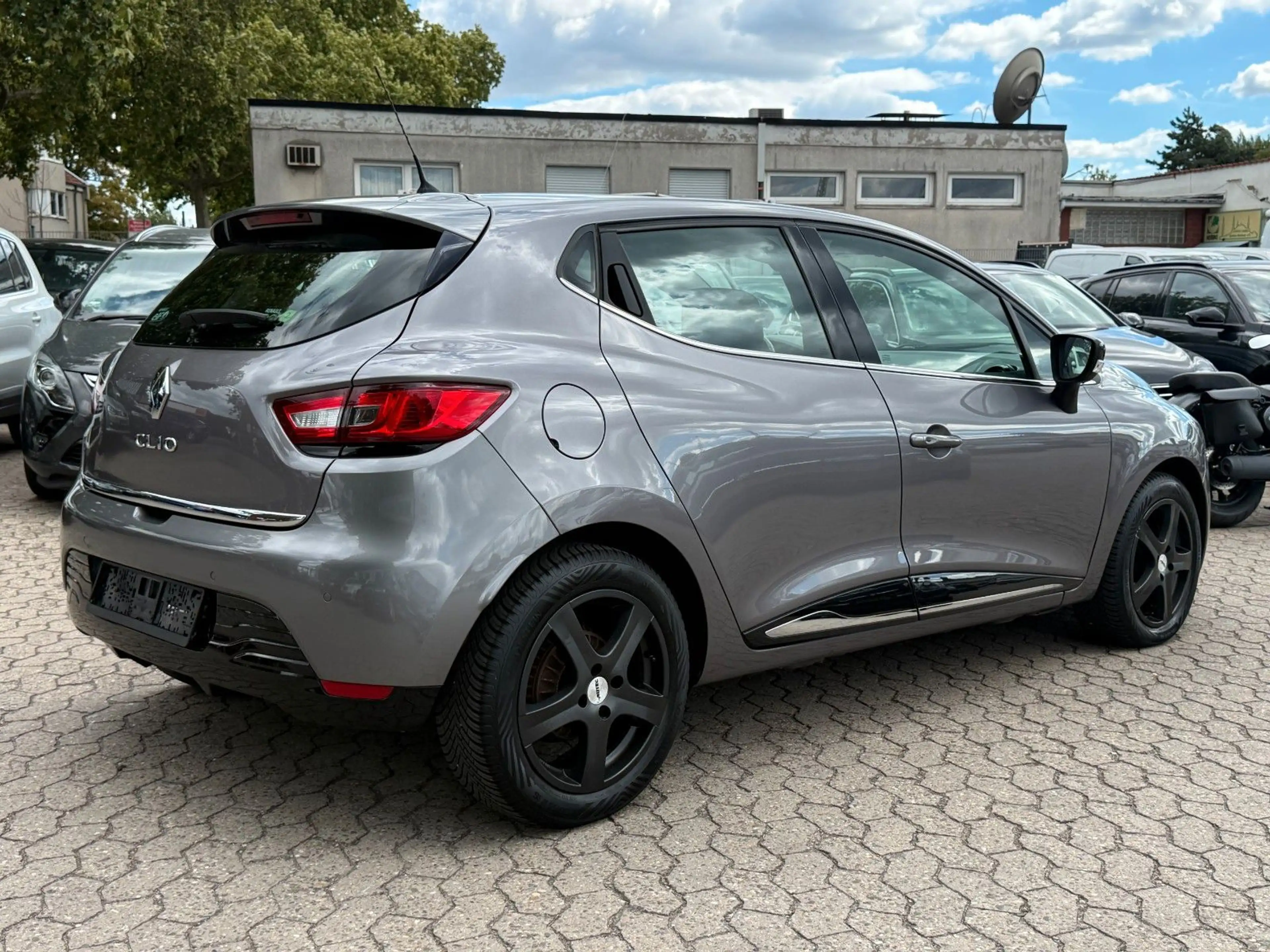 Renault Clio CLIO IV INTENS / AUTOMATIK / KAMERA / PDC / SHZ — photo 8