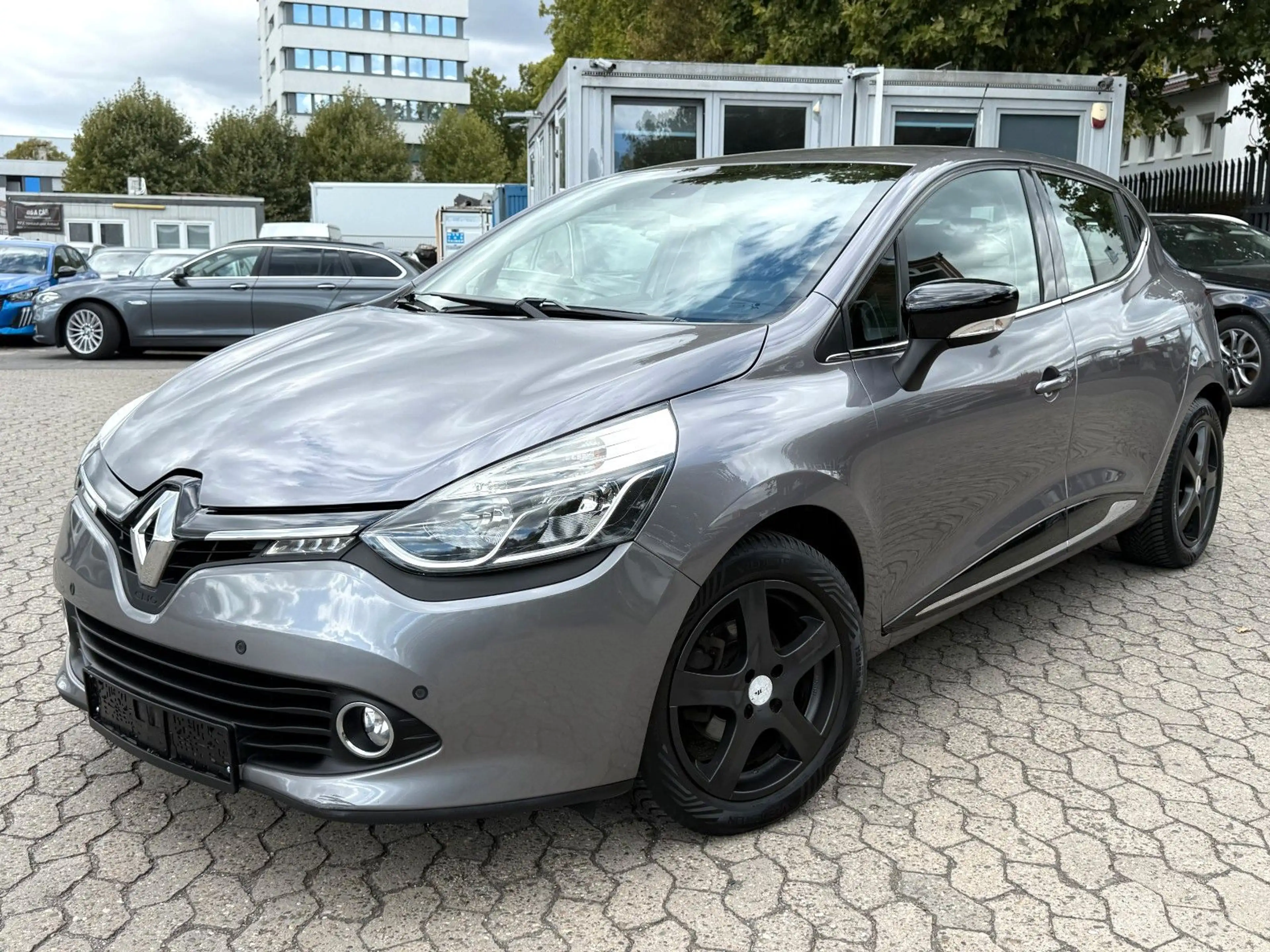 Renault Clio CLIO IV INTENS / AUTOMATIK / KAMERA / PDC / SHZ — photo 2