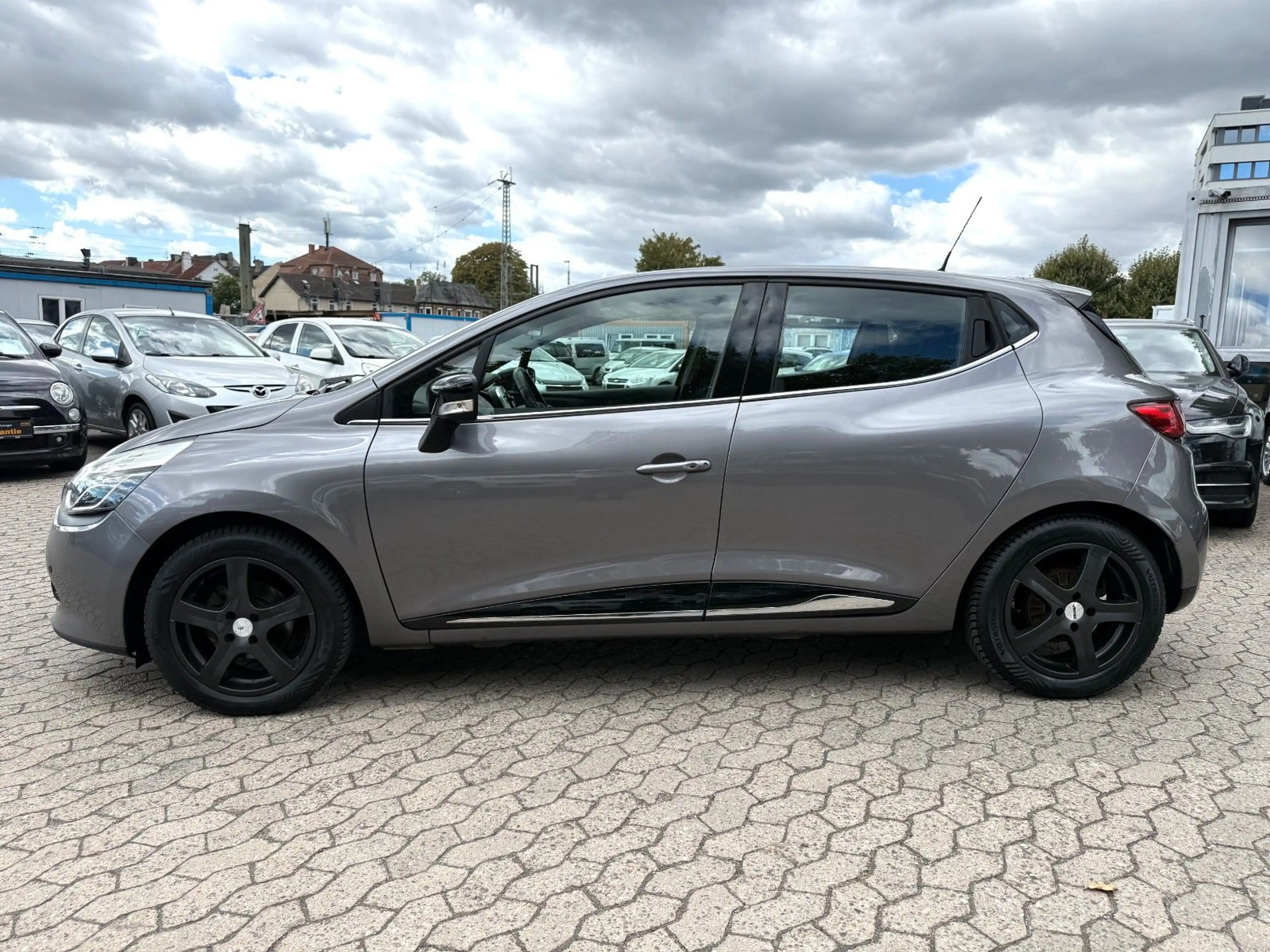 Renault Clio CLIO IV INTENS / AUTOMATIK / KAMERA / PDC / SHZ — photo 6