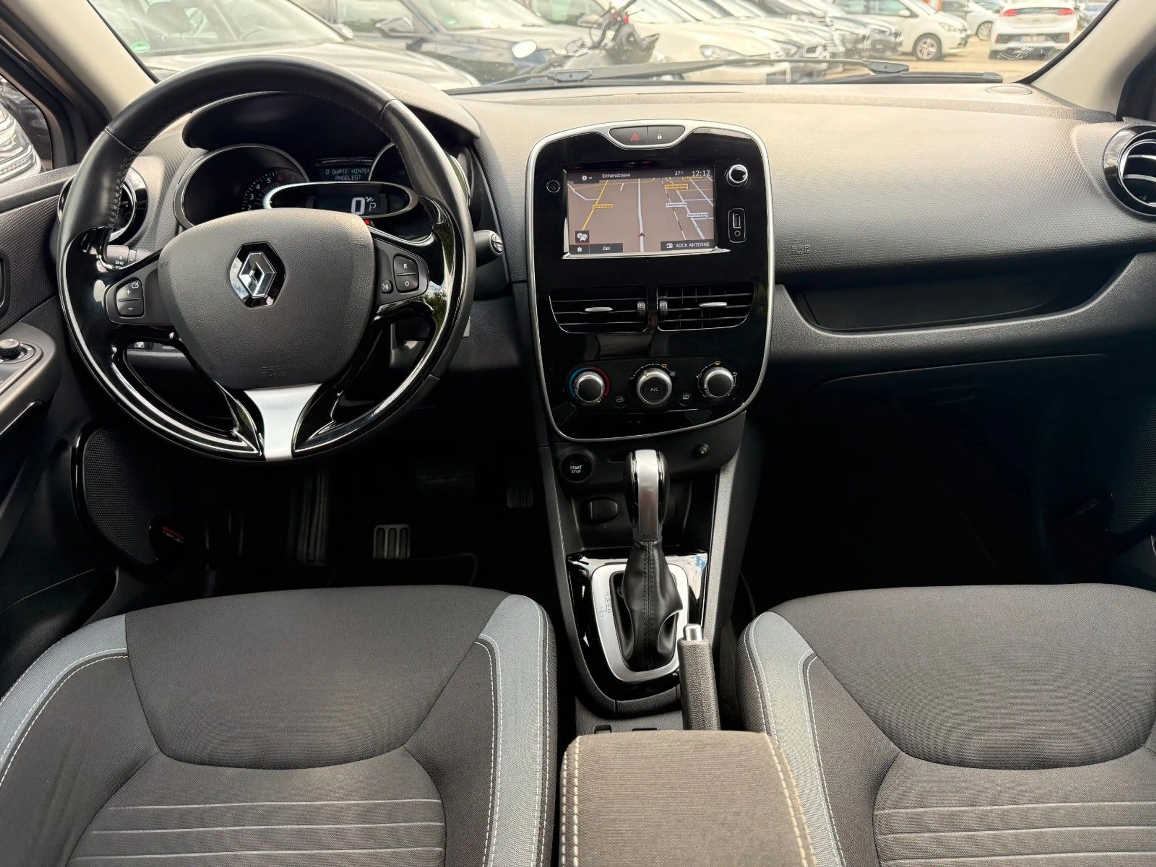 Renault Clio CLIO IV INTENS / AUTOMATIK / KAMERA / PDC / SHZ — photo 11