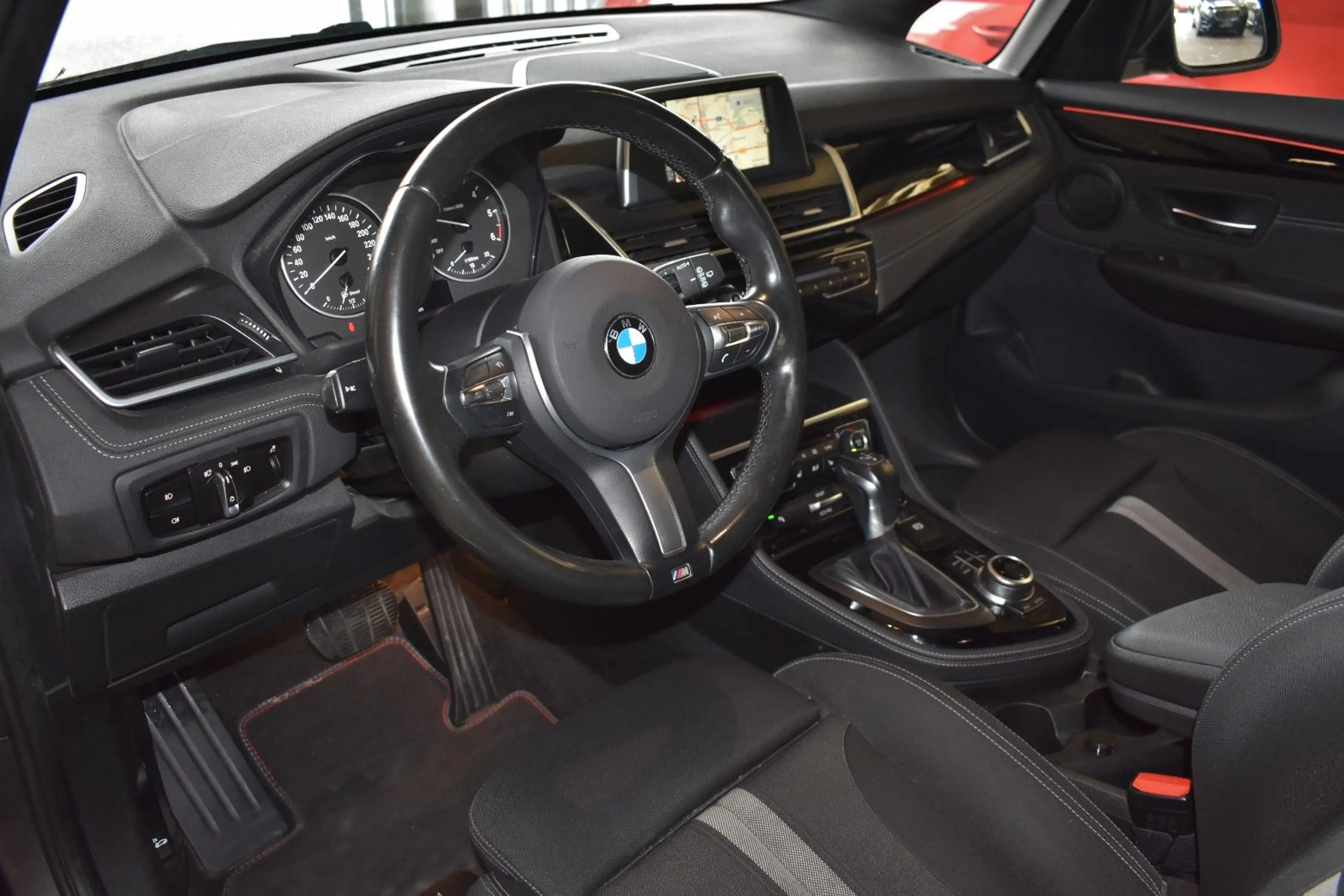 BMW 216 d ACTIVE TOURER NAVI LED TEMPOM KLIMA PDC AHK — photo 9