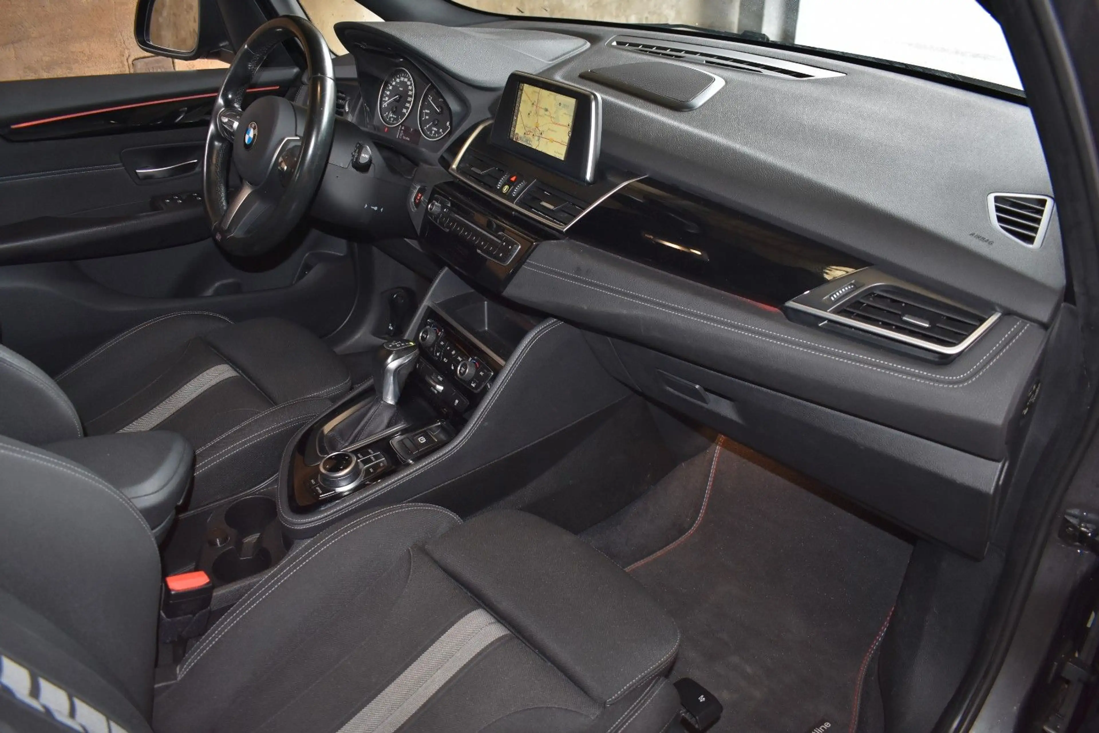BMW 216 d ACTIVE TOURER NAVI LED TEMPOM KLIMA PDC AHK — photo 11