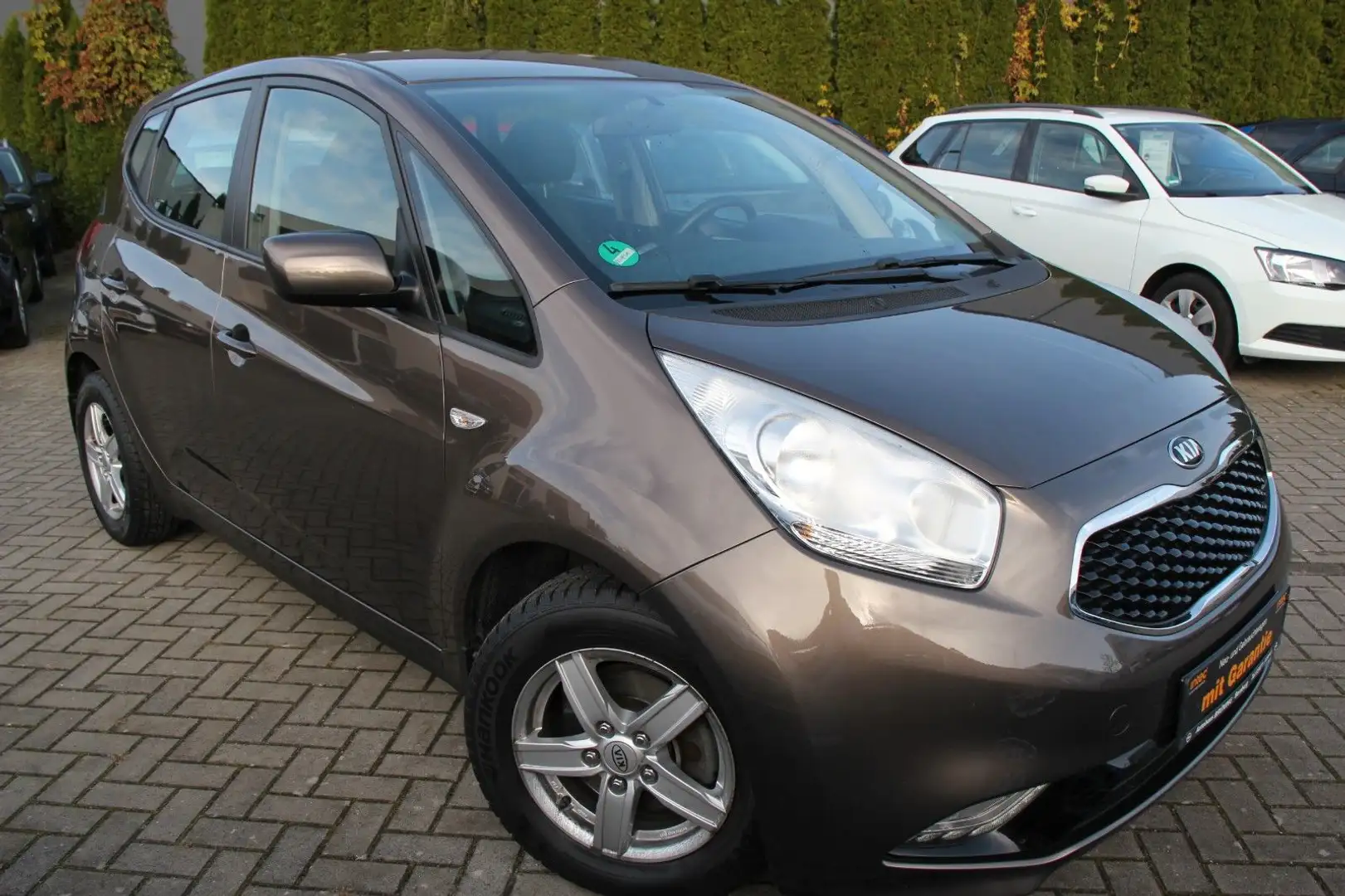 Kia Venga Edition 7 Aut. Klima/Navi/Kamera/AHK/Alu Braun - 1
