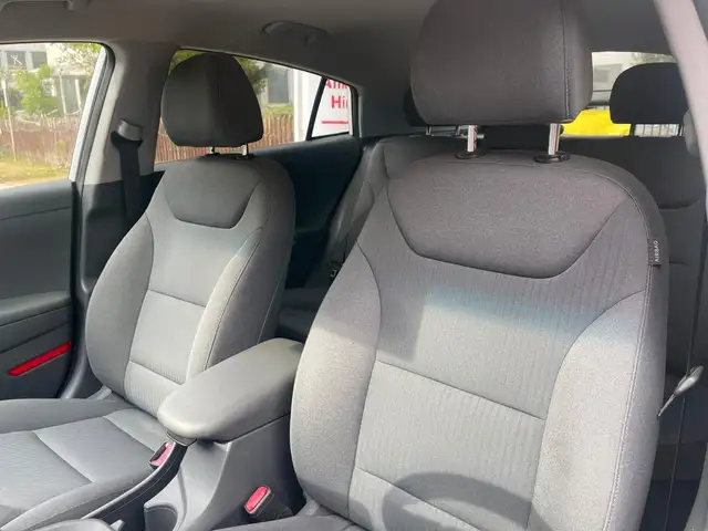 Hyundai Ioniq view 16