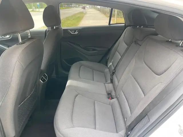 Hyundai Ioniq view 18