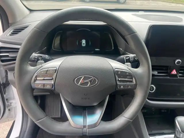 Hyundai Ioniq view 8