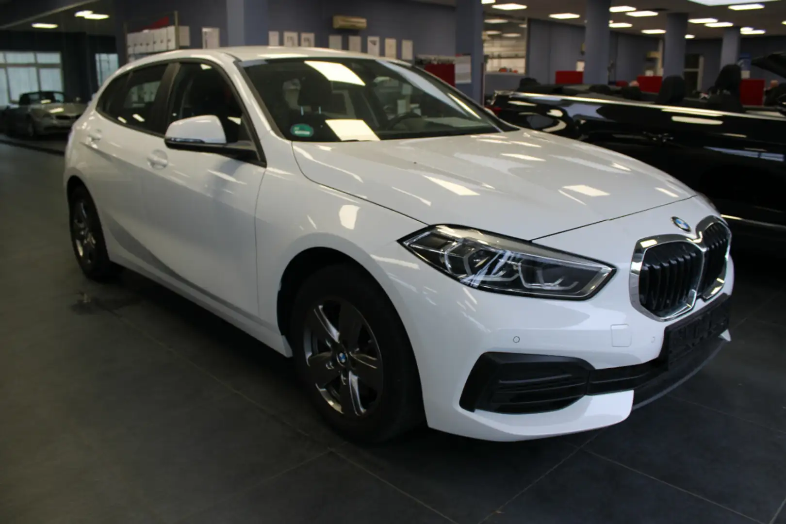 BMW 118 118i Aut. Advantage - Navi - LED - Weiß - 1