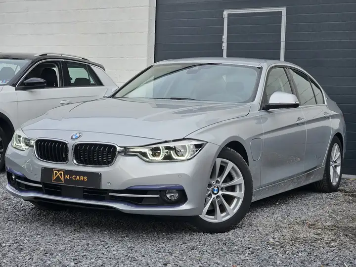 BMW 330 HUD*PLUG IN*LED