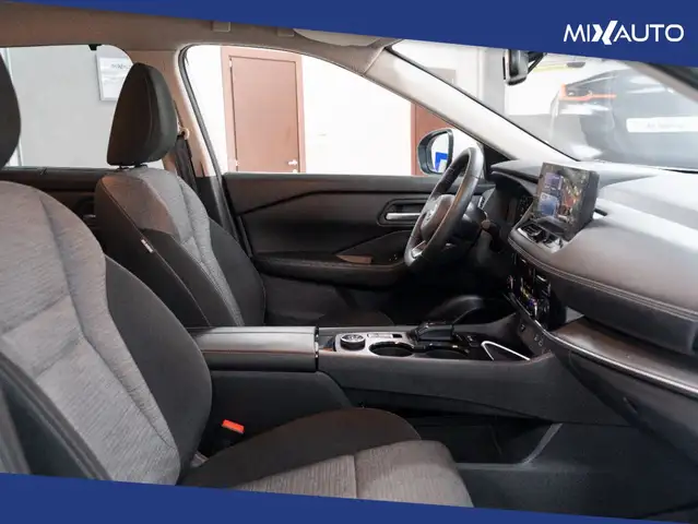Nissan X-Trail view 14
