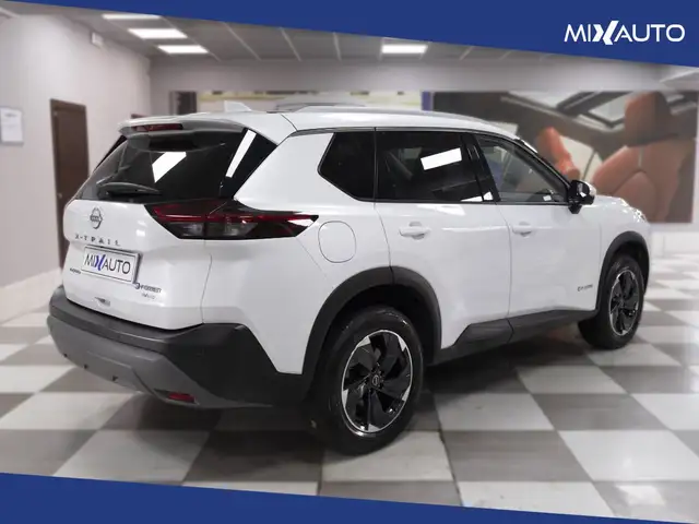 Nissan X-Trail view 5