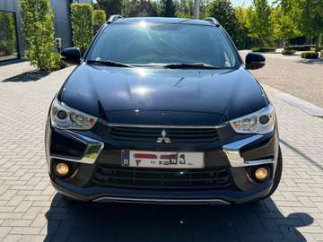 1.6i 2WD Unlimited Edition