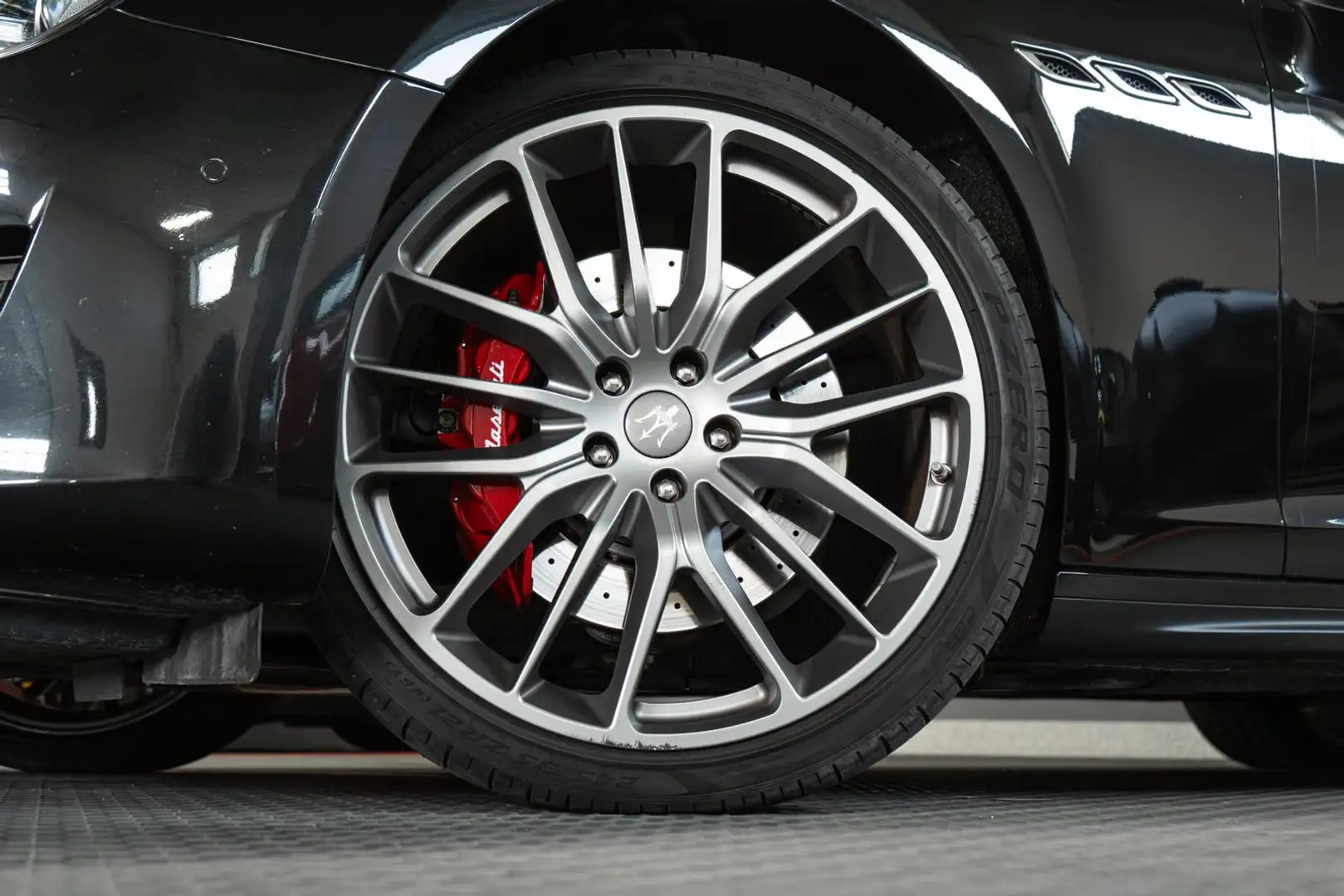 Maserati Ghibli S Q4 3.0 V6 RFK SHZ GRA APP LEDER 21-Zoll Negro - 2