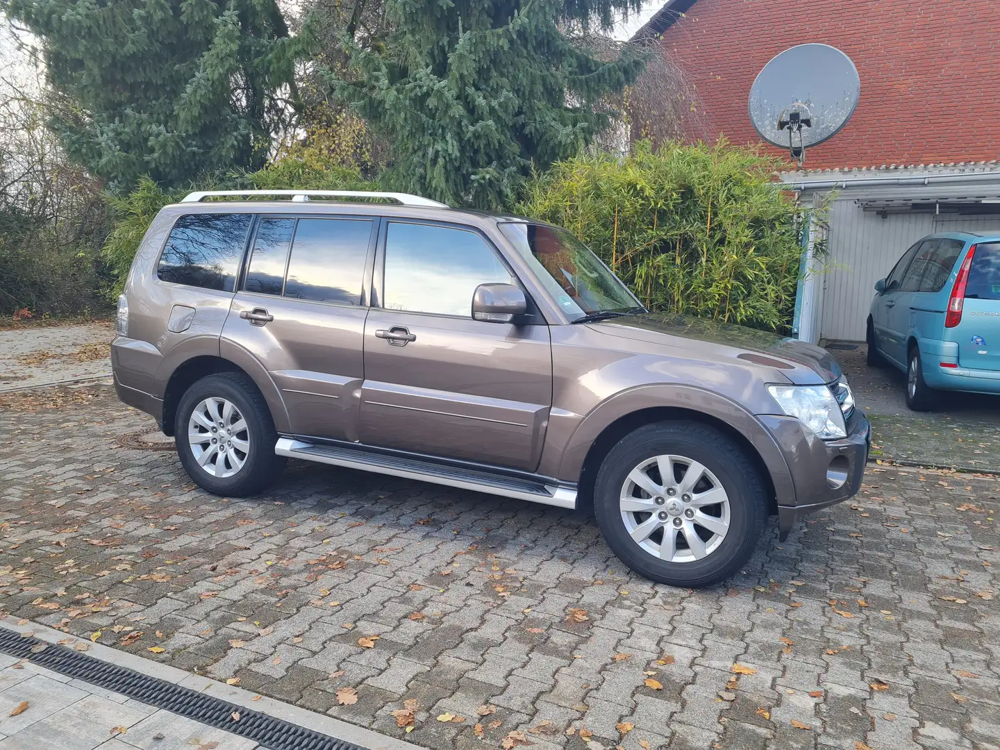 Mitsubishi Pajero Pajero 3.2 DI-D Automatik Limited Edition Braun - 2