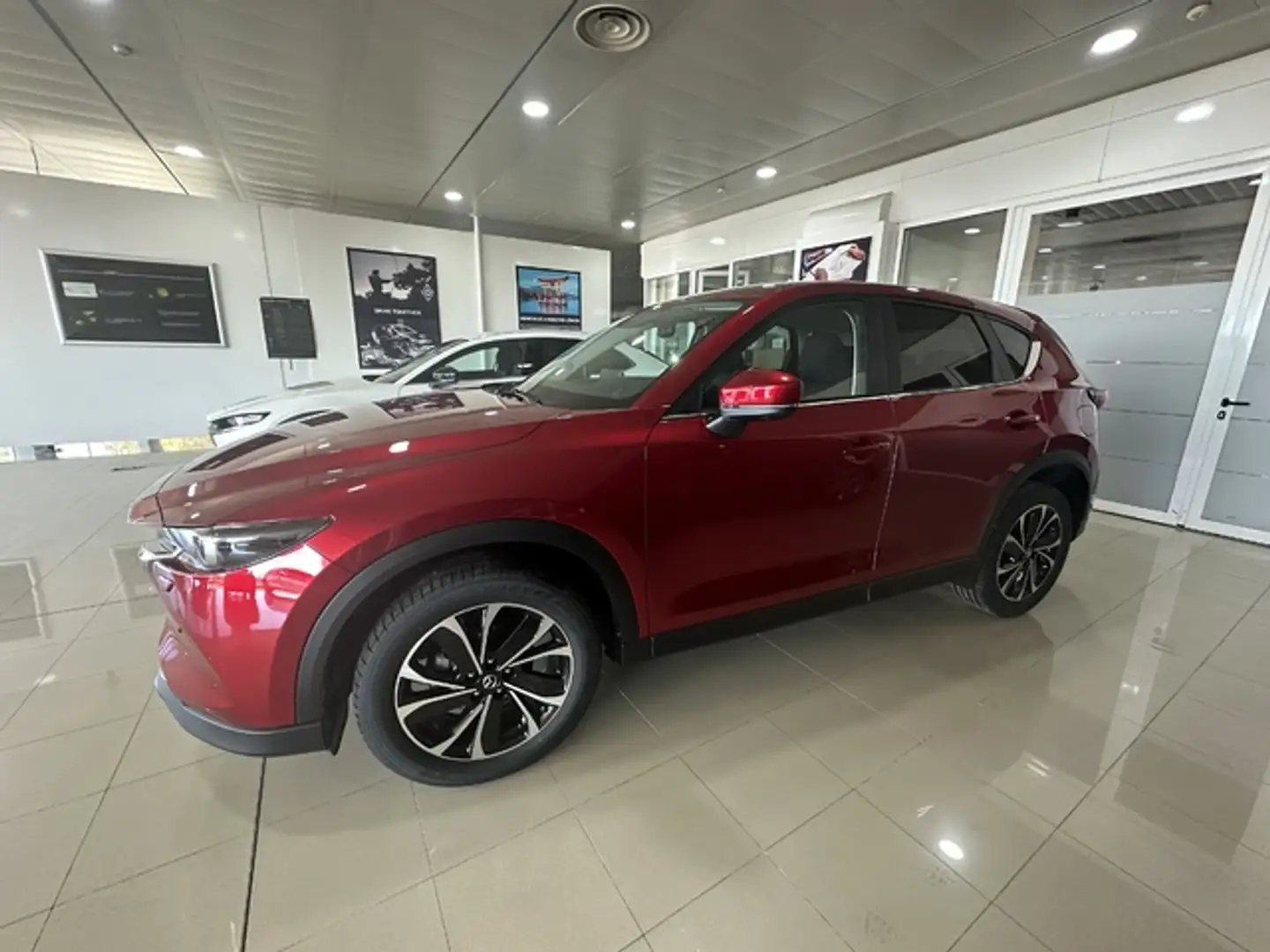 Mazda CX-5 2.0 e-Skyactiv-G MHEV Advantage 2WD Aut. 121kW Rojo - 2