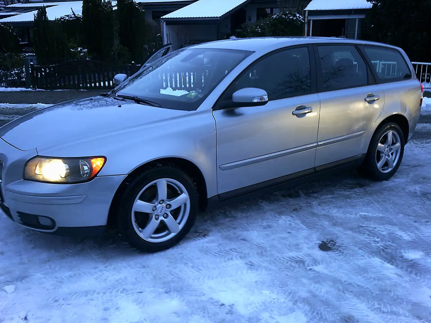 Volvo V50 V50 2.0D DPF Momentum Silber - 2