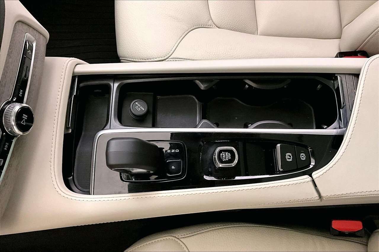 2024 Volvo XC90 PLUS BRIGHT PHEV - TRAILER HITCH - 360 CAMERA - 2 thumb 14