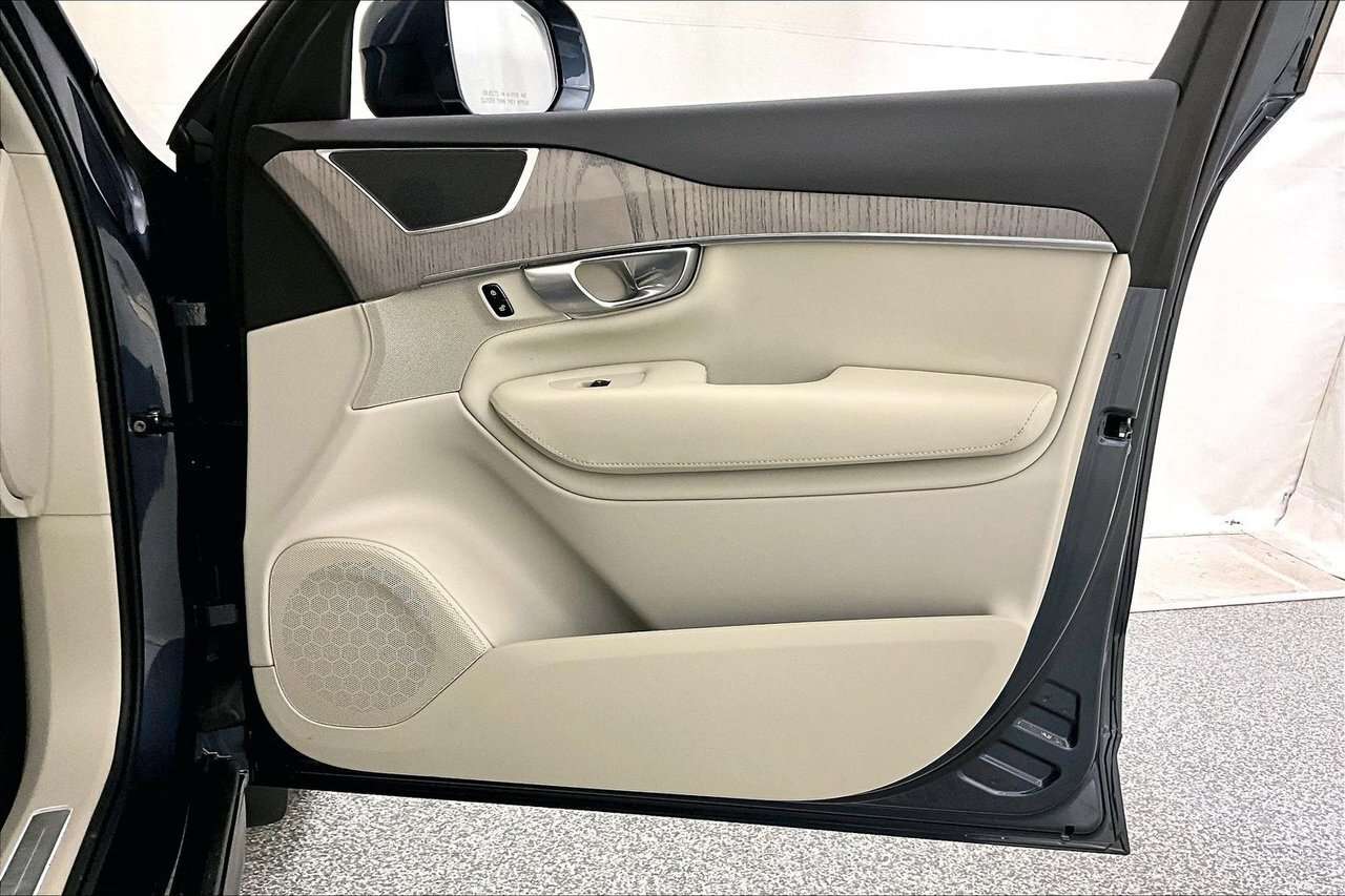 2024 Volvo XC90 PLUS BRIGHT PHEV - TRAILER HITCH - 360 CAMERA - 2 thumb 19