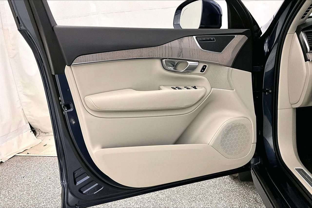 2024 Volvo XC90 PLUS BRIGHT PHEV - TRAILER HITCH - 360 CAMERA - 2 thumb 18