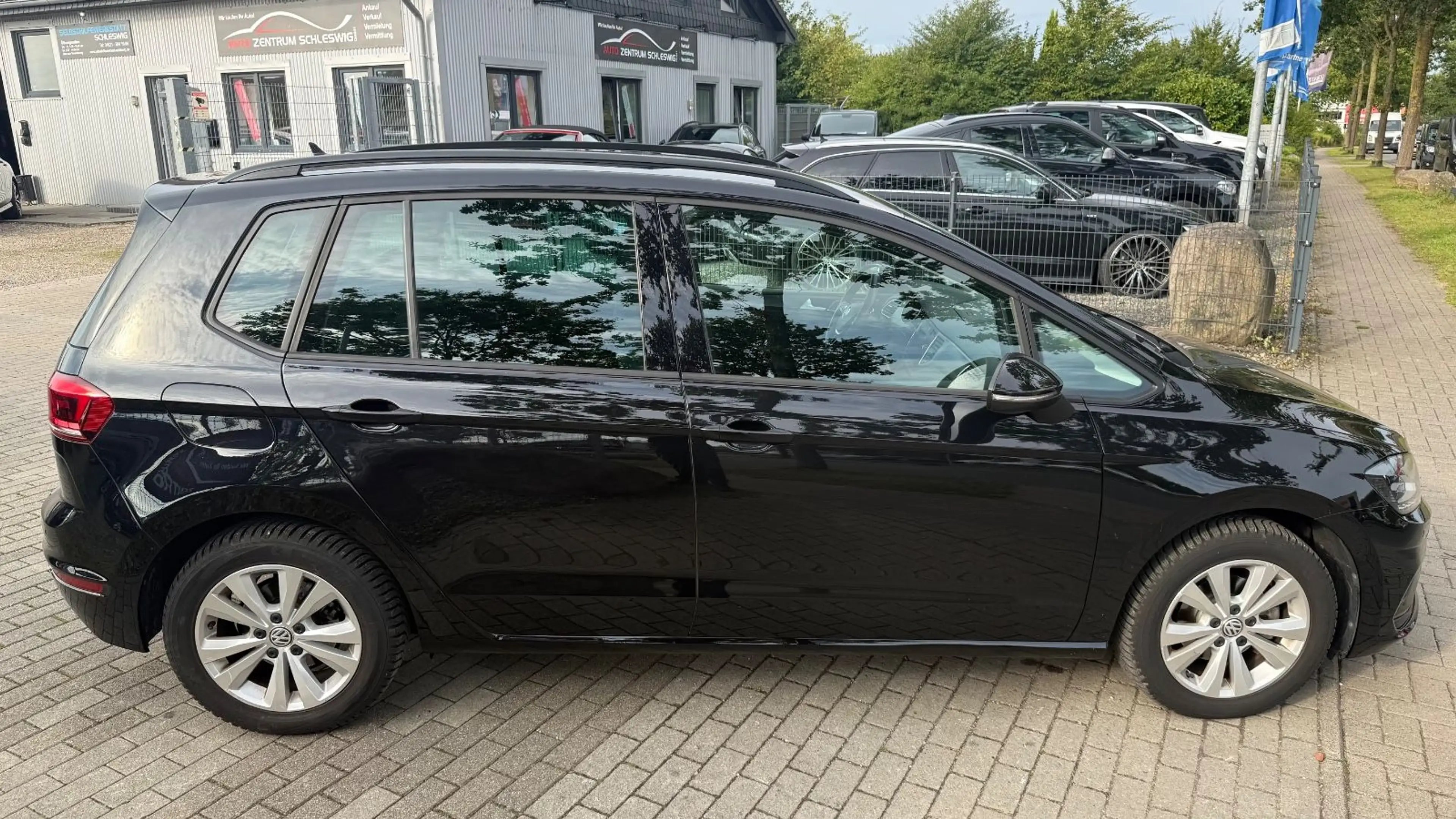 Volkswagen Golf Sportsvan VII Comfortline DSG Navi Climatr — photo 4