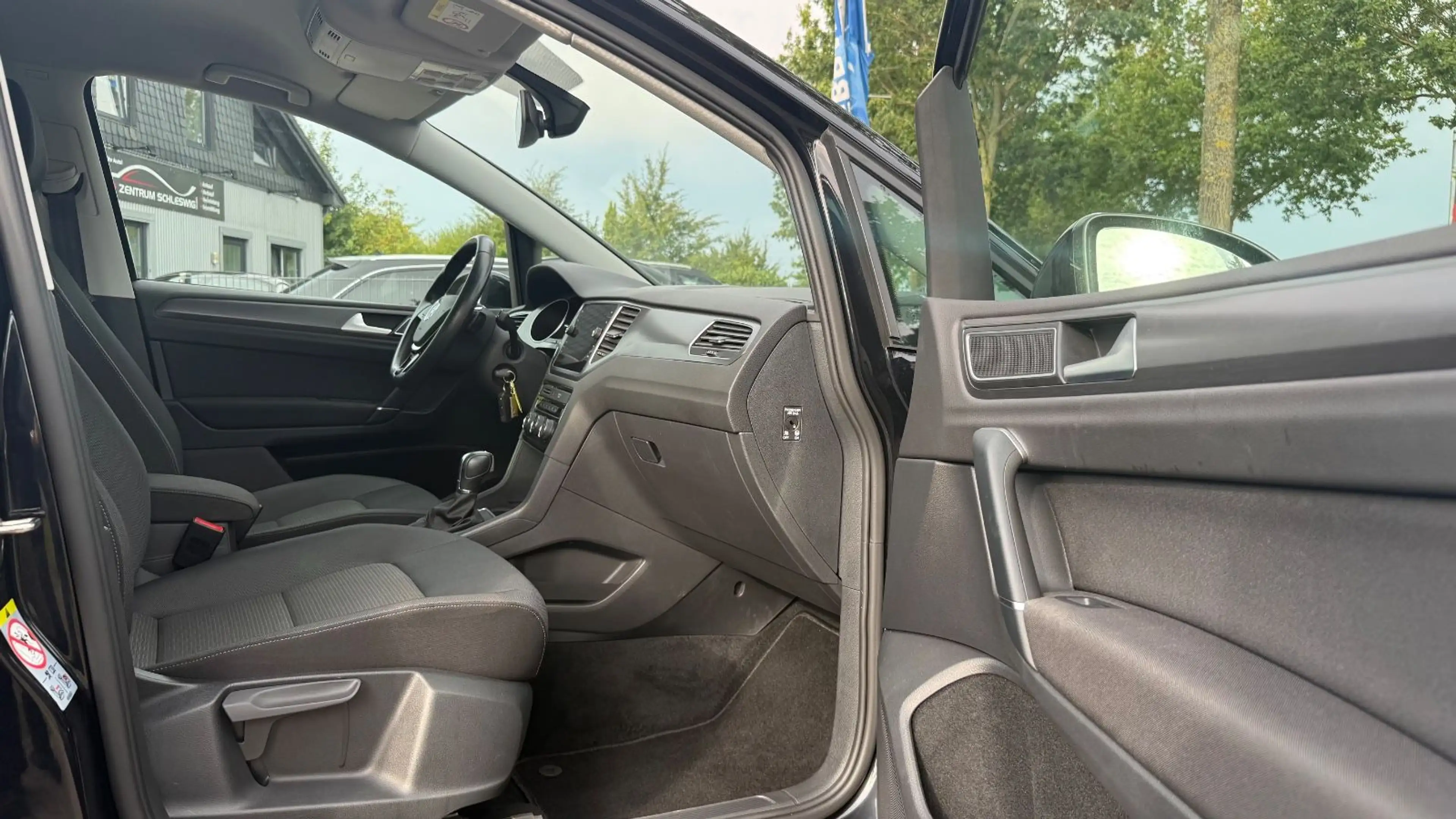 Volkswagen Golf Sportsvan VII Comfortline DSG Navi Climatr — photo 13