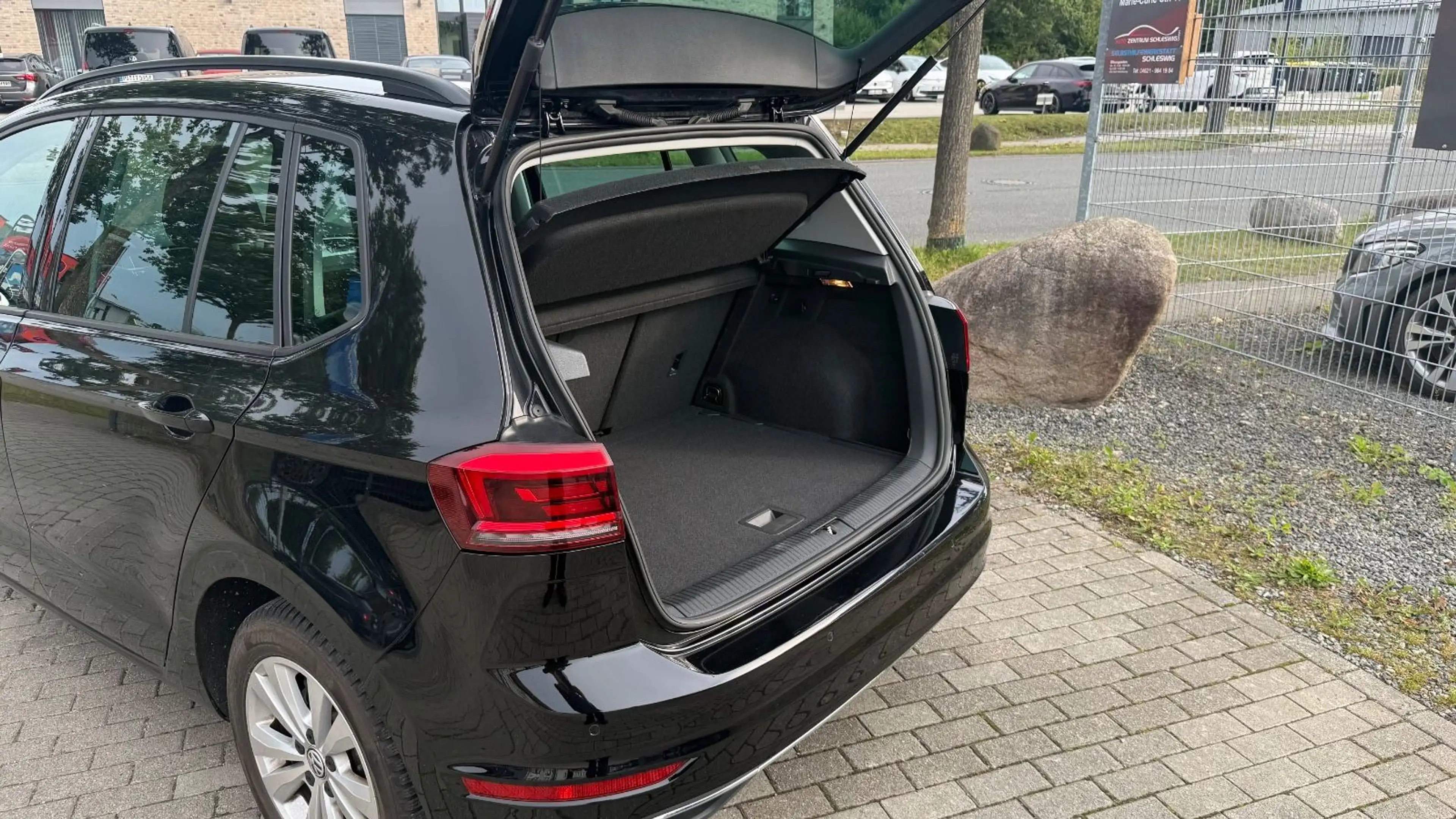 Volkswagen Golf Sportsvan VII Comfortline DSG Navi Climatr — photo 9