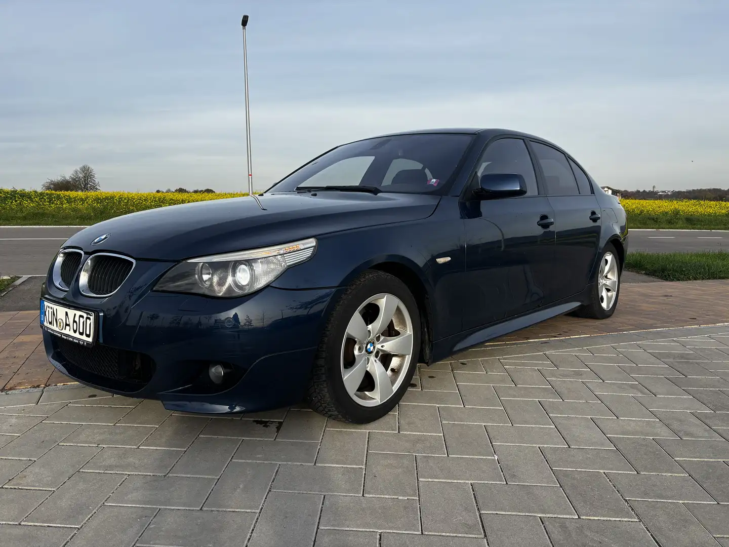 BMW 530 530d Aut. E60 • M-Packet • viel Zubehör Blau - 2