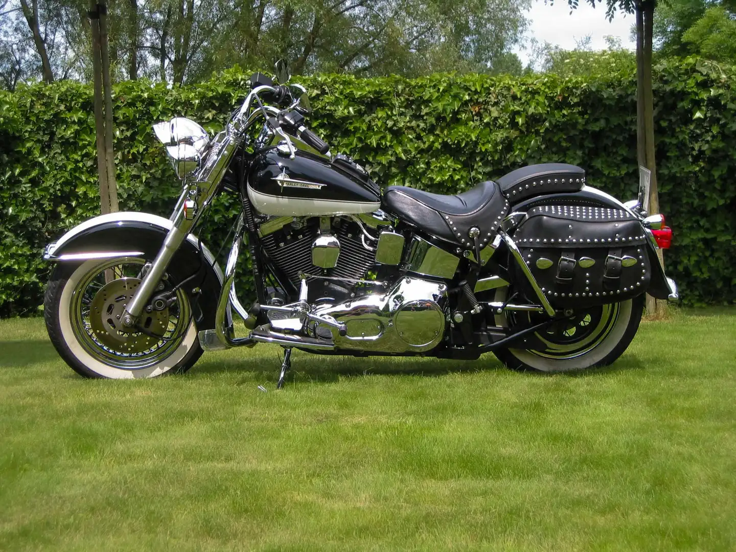 Harley-Davidson Heritage Softail FLSTC - 2