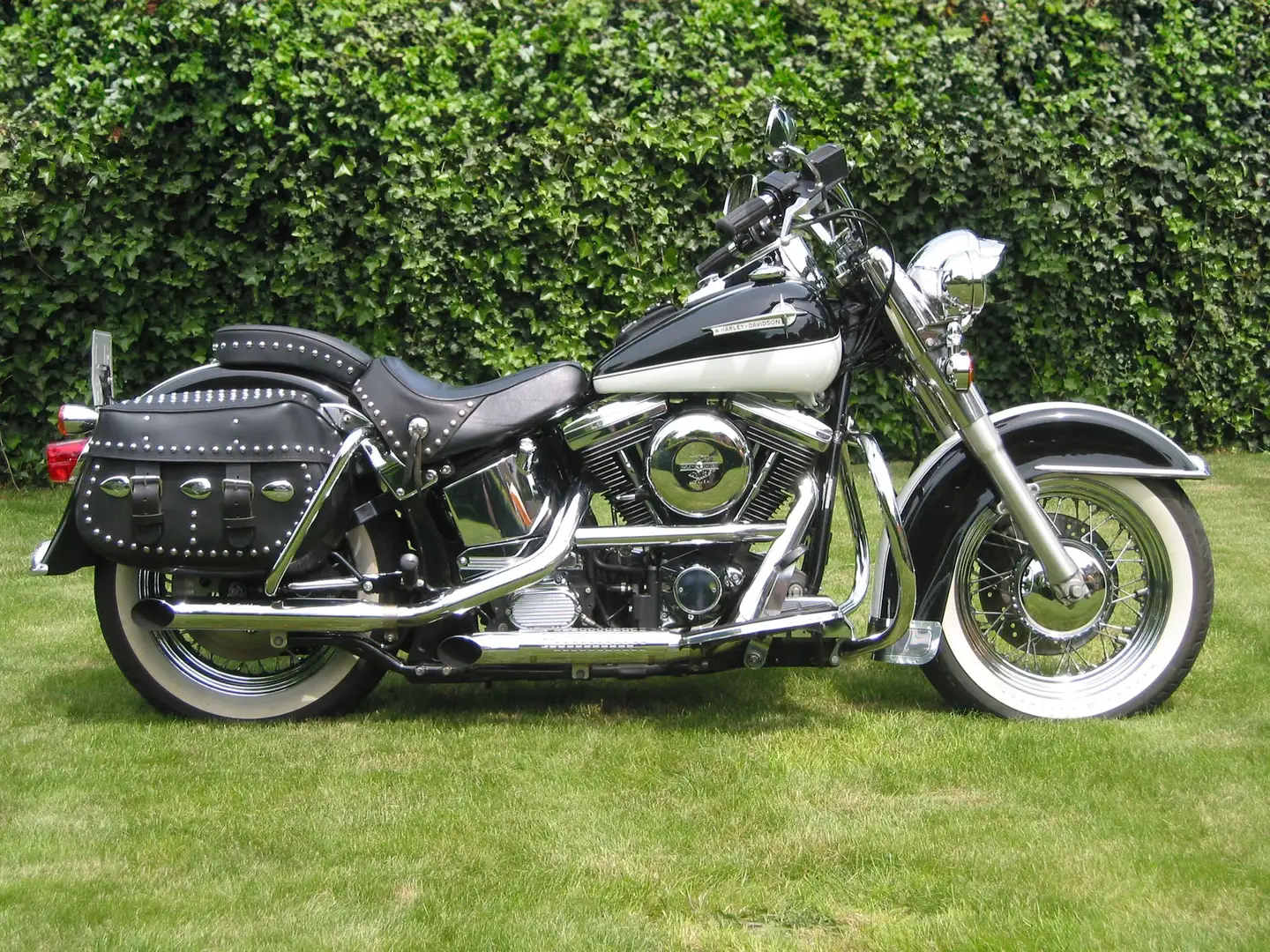 Harley-Davidson Heritage Softail FLSTC - 1