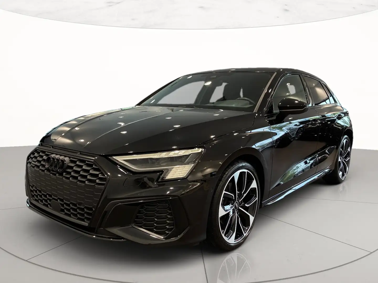 Audi A3 sportback 40 2.0 tdi identity black quattro s-tron Zwart - 1