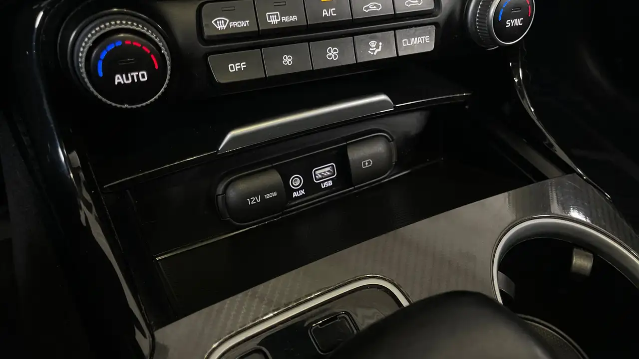Kia Stinger снимка Kia Stinger