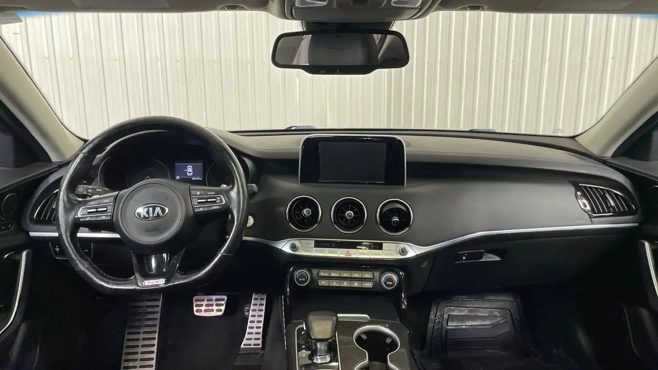 Kia Stinger снимка Kia Stinger