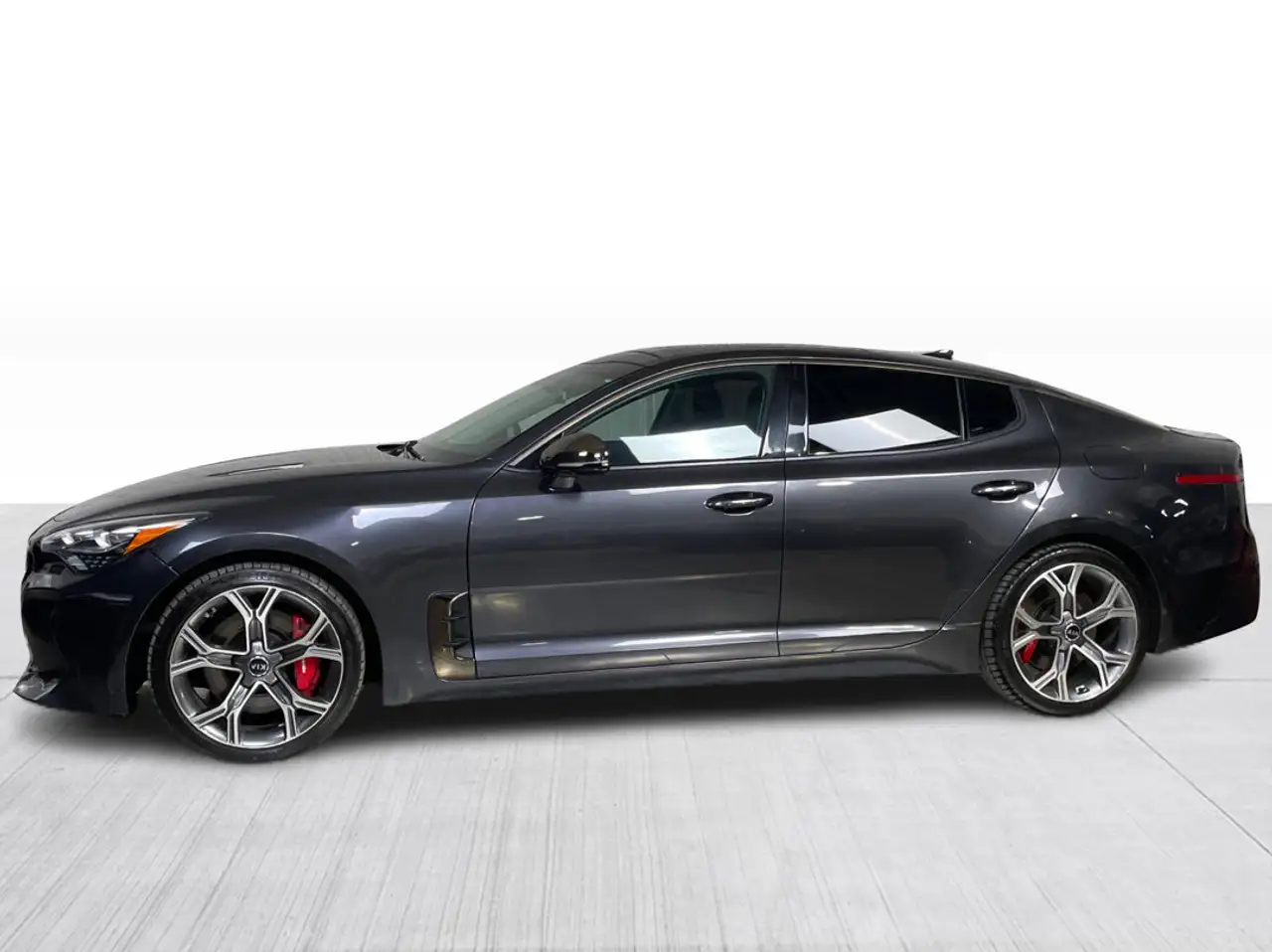 Kia Stinger снимка Kia Stinger