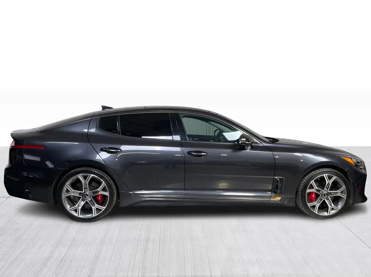 Kia Stinger снимка Kia Stinger