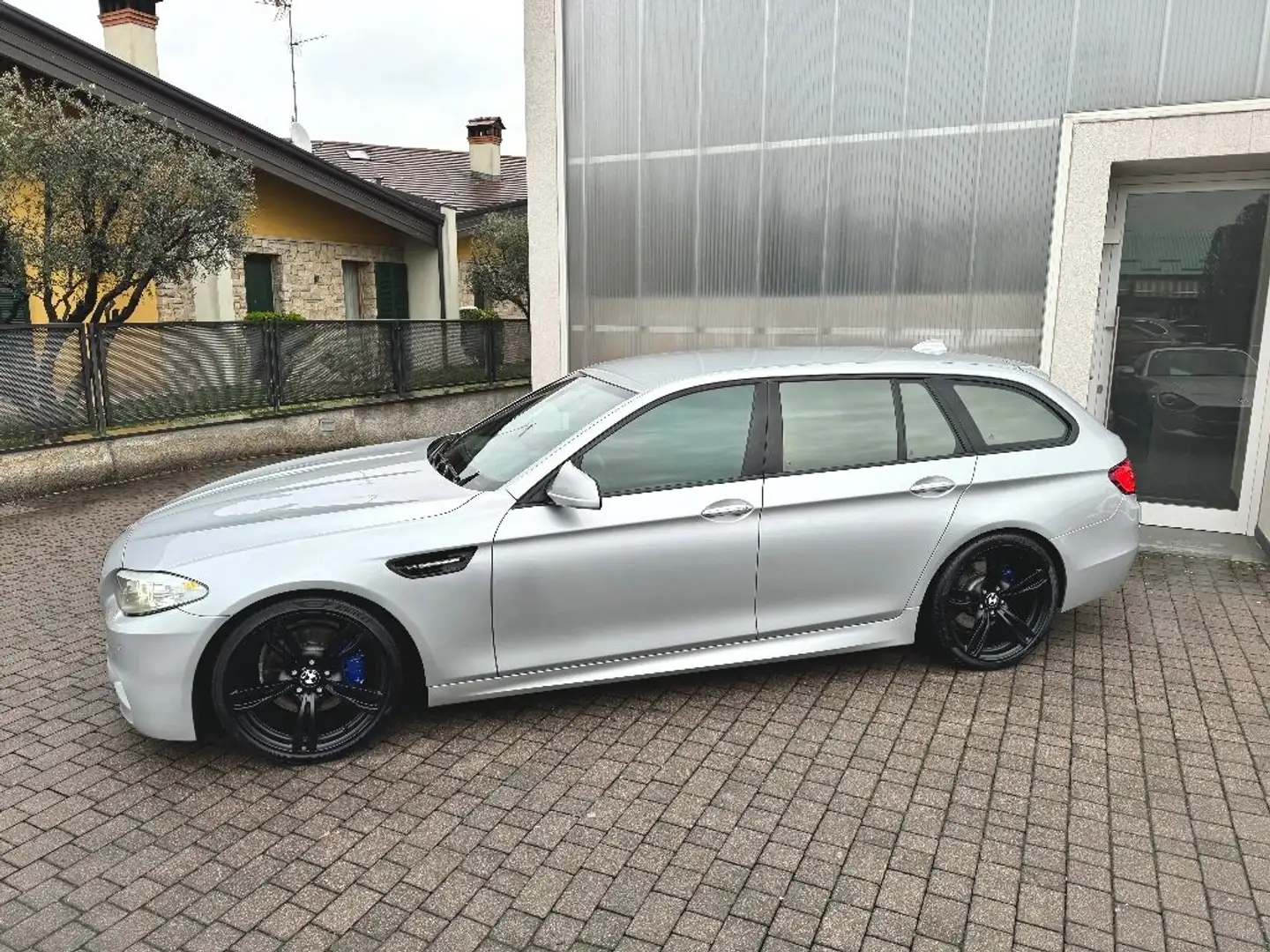 BMW 525 XDRIVE KIT COMPLETO M5 **FULL SERVICE** Argento - 2