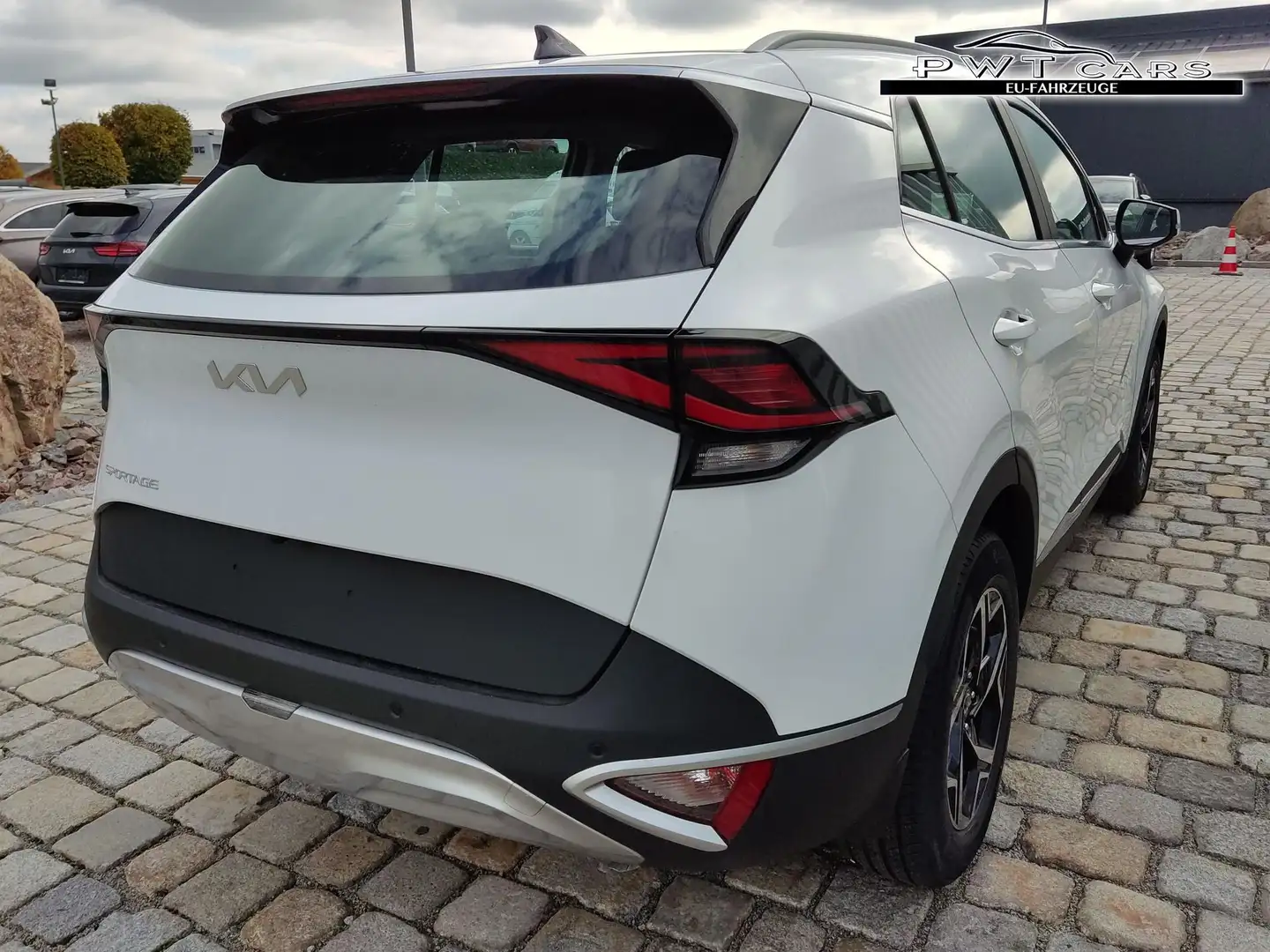 Kia Sportage Urban 1.6 T-GDI MHEV 160 PS -Navi 12,3 Zoll-Rüc... Wit - 2