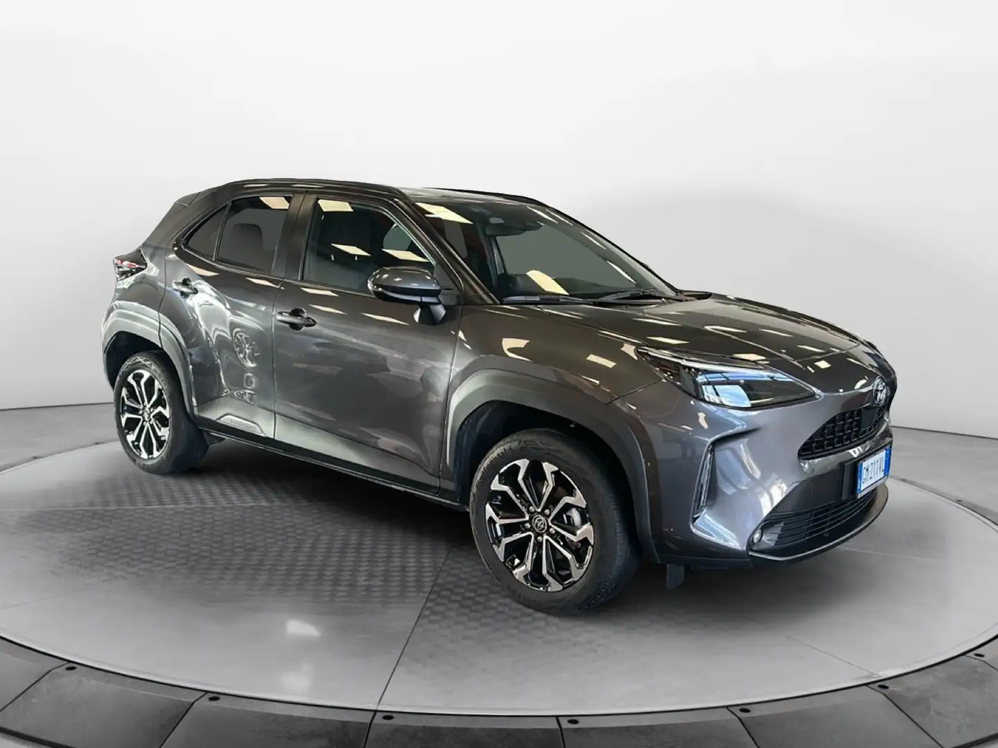 Toyota Yaris Cross 1.5H (116 CV) E-CVT Trend Grau - 1