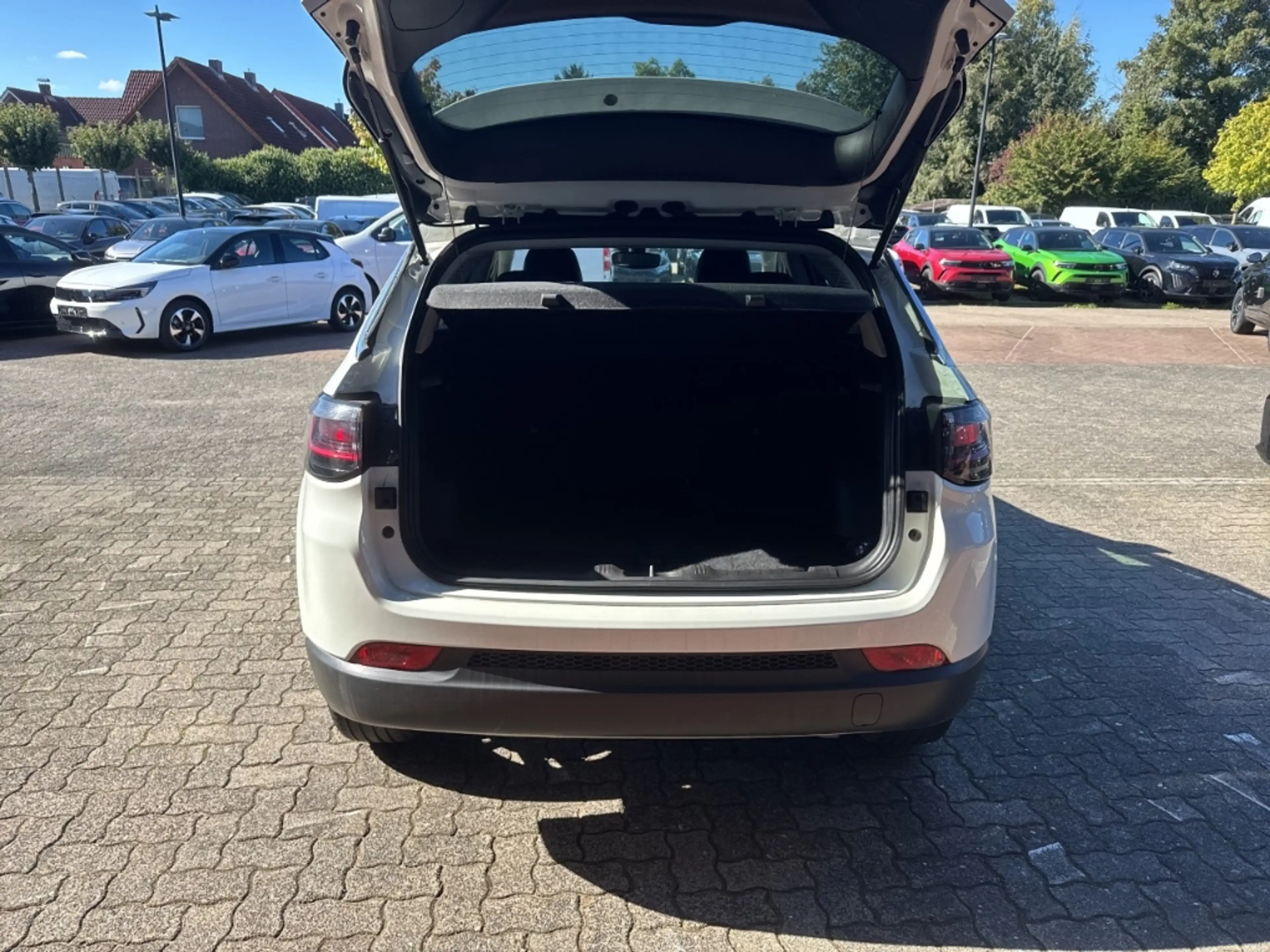 Jeep Compass RED Mild-Hybrid FWD JEEP Limited MHEV Klima LED SH — photo 6
