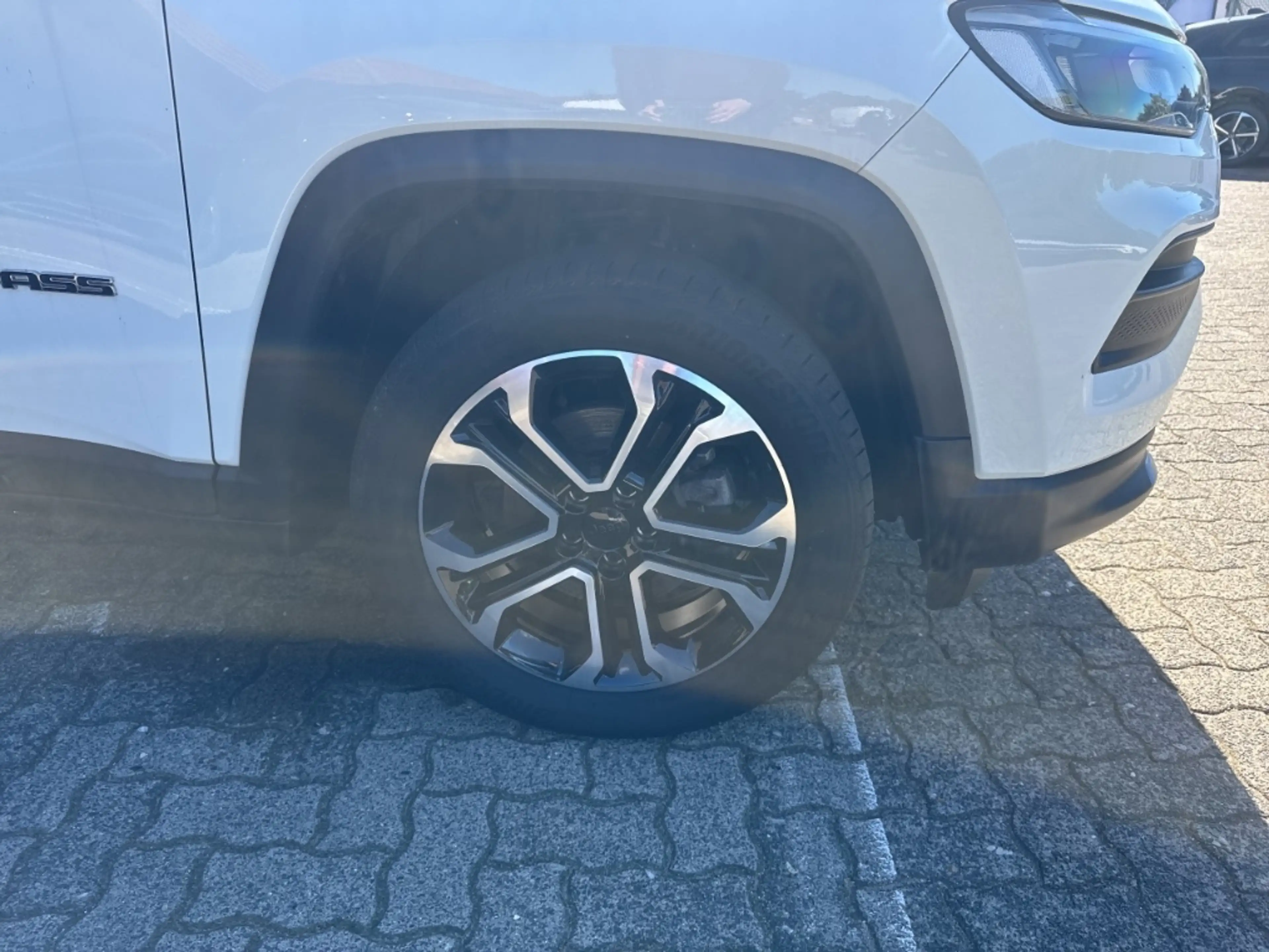 Jeep Compass RED Mild-Hybrid FWD JEEP Limited MHEV Klima LED SH — photo 11