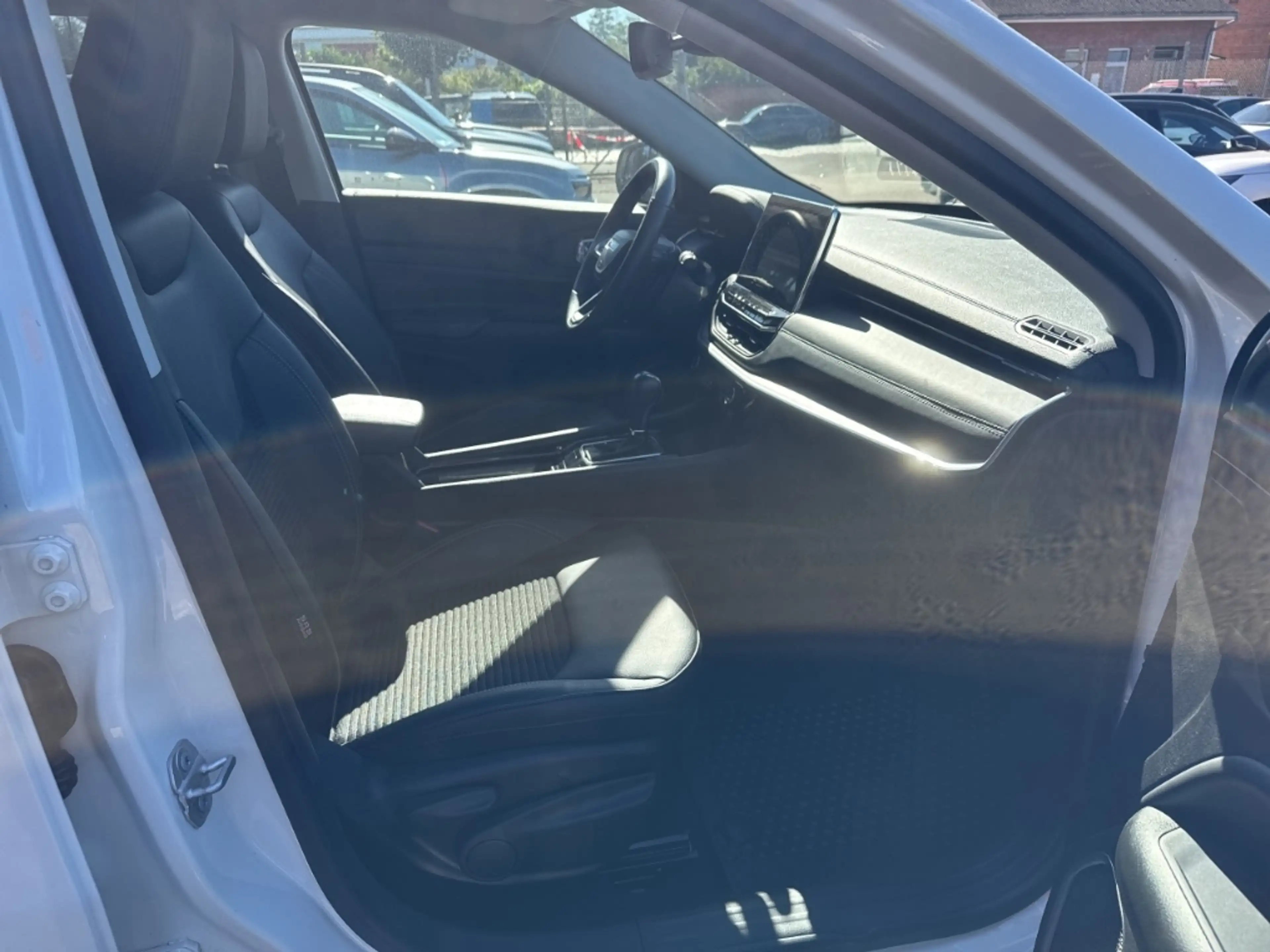 Jeep Compass RED Mild-Hybrid FWD JEEP Limited MHEV Klima LED SH — photo 12