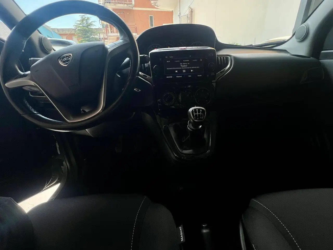 Lancia Ypsilon 2023 — фото 13