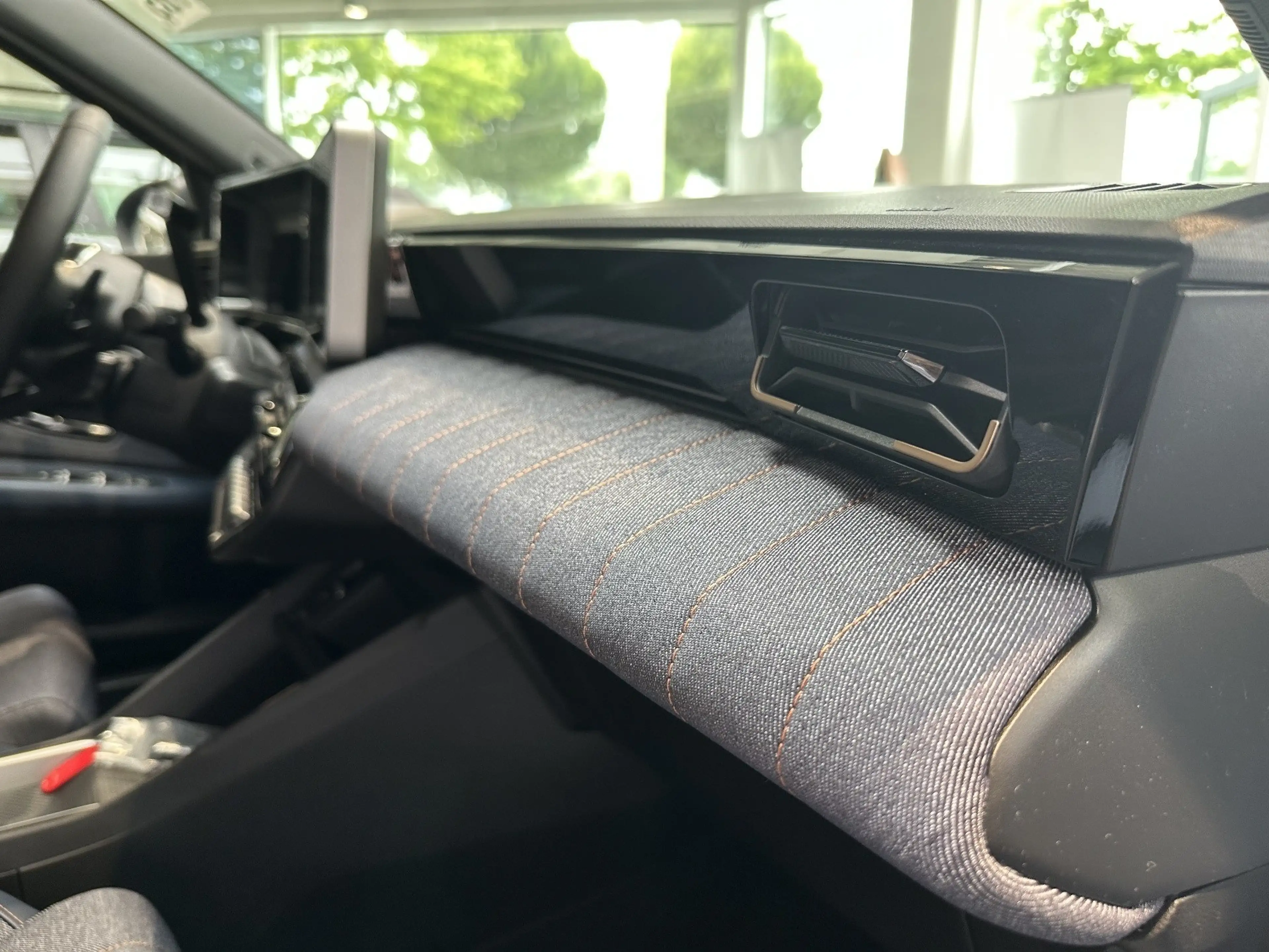 Renault R 4 Techno 150 PS Comfort Range E-Tech! — photo 9