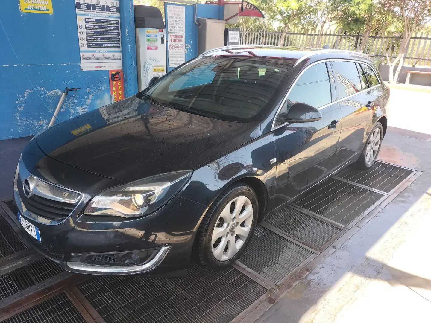 Opel Insignia Sports Tourer 1.6 cdti Cosmo 136cv - 1