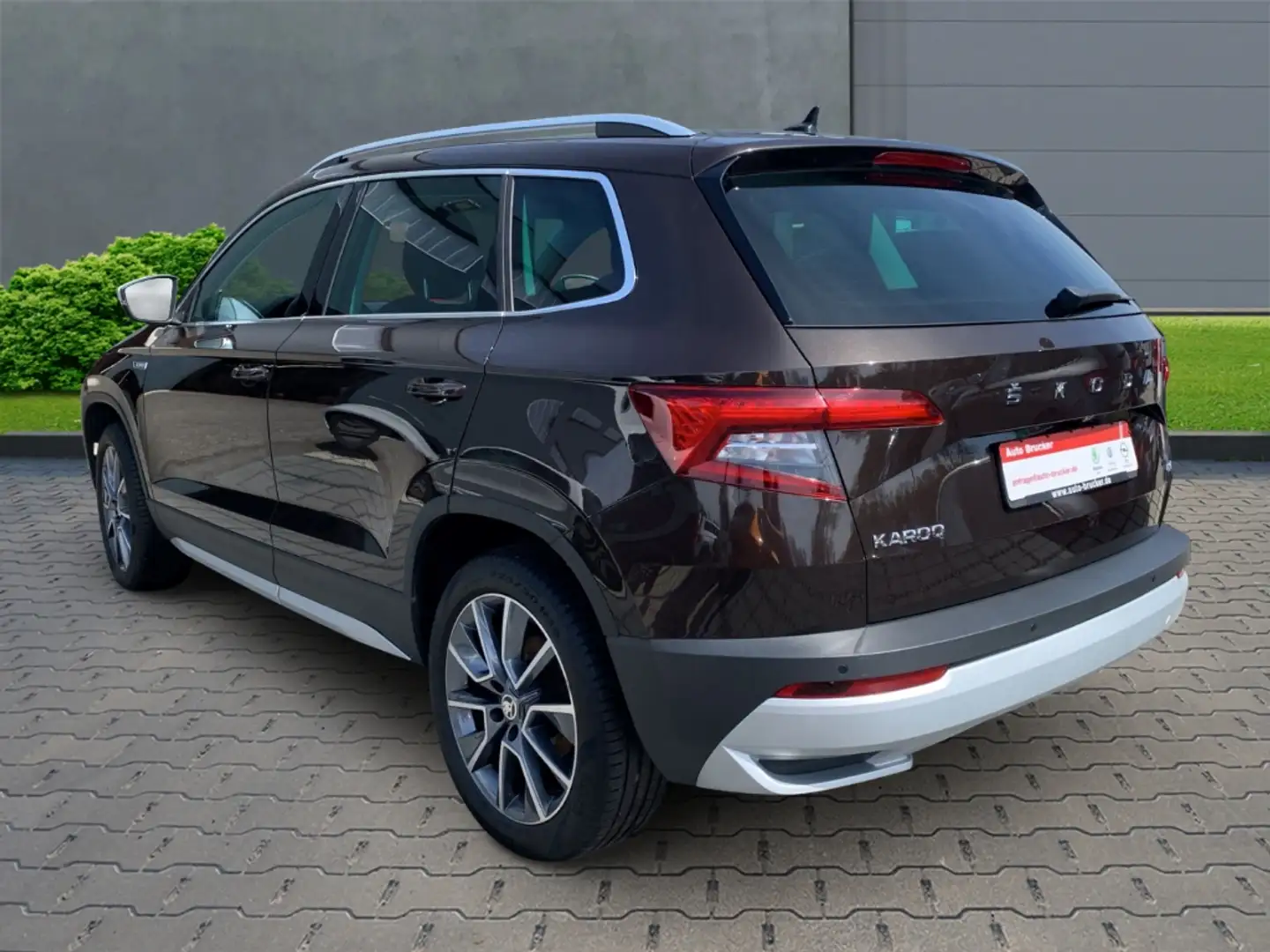 Skoda Karoq Scout 4x4 2.0 TDI+Anhängerkupplung+Navi+Parksensor Braun - 2