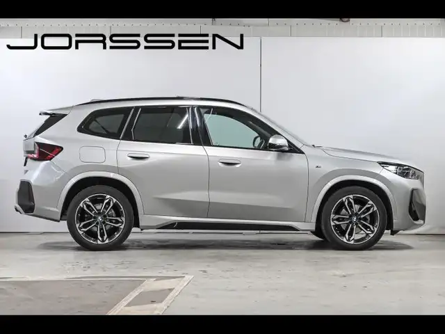 BMW X1 view 3