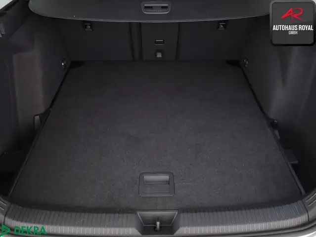Volkswagen Golf view 13