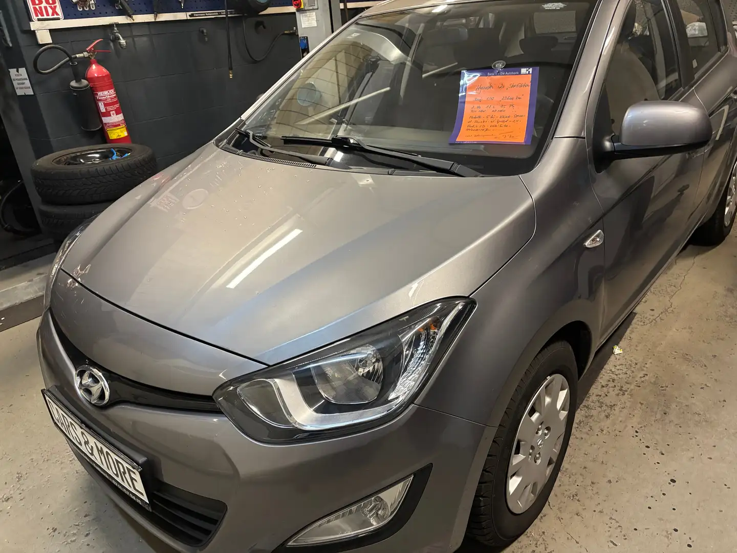 Hyundai i20 i20  5-Türer 1.2 5 Star Edition Grau - 2