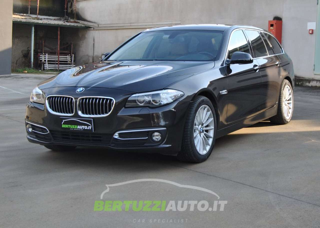 BMW 520 520d Touring XDrive Luxury Auto Prezzo+IVA