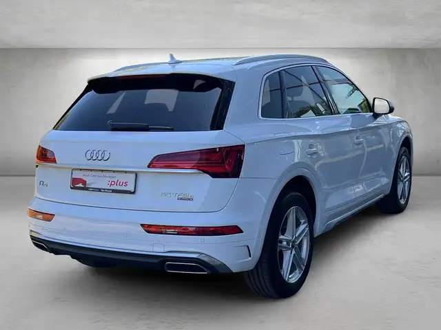Audi Q5 view 4